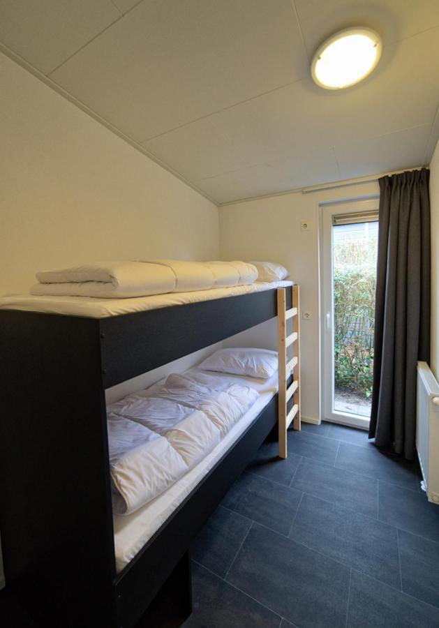 Recreatiepark Jachthaven De Veerstal Lathum - Luxe Chalet Buitenkant foto